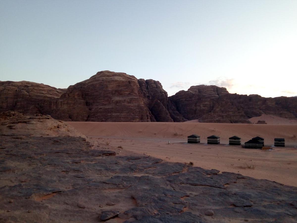 Hotel Mozoon Camp à Wadi Rum Extérieur photo