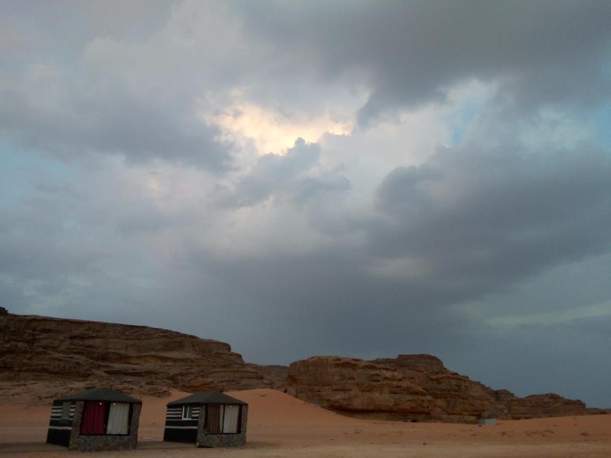 Hotel Mozoon Camp à Wadi Rum Extérieur photo