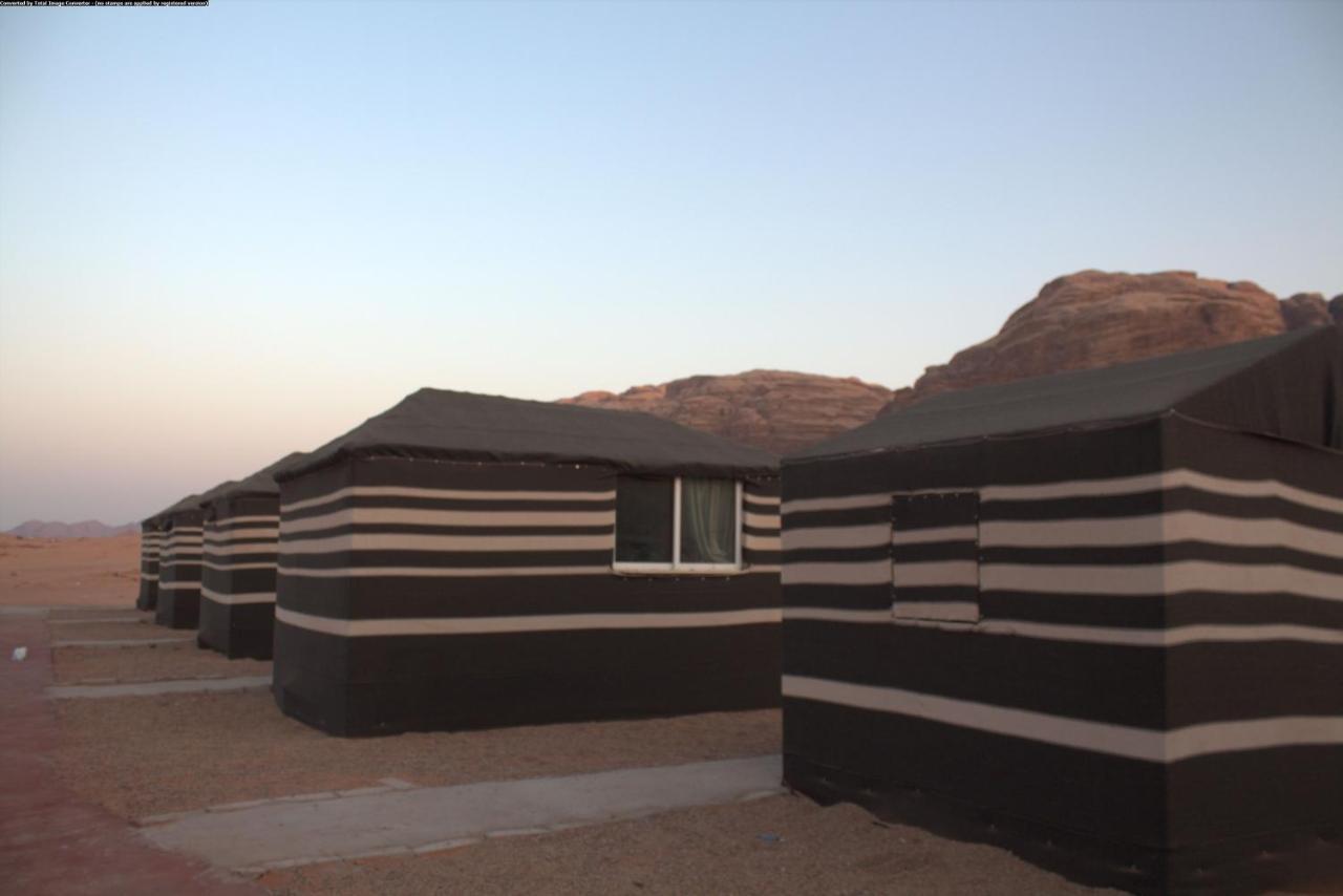 Hotel Mozoon Camp à Wadi Rum Extérieur photo