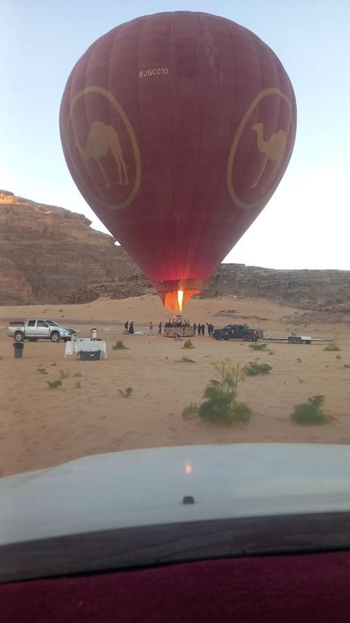 Hotel Mozoon Camp à Wadi Rum Extérieur photo